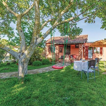 1 Bedroom Pet Friendly Home In Šišan エクステリア 写真