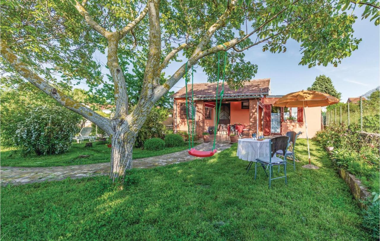 1 Bedroom Pet Friendly Home In Šišan エクステリア 写真