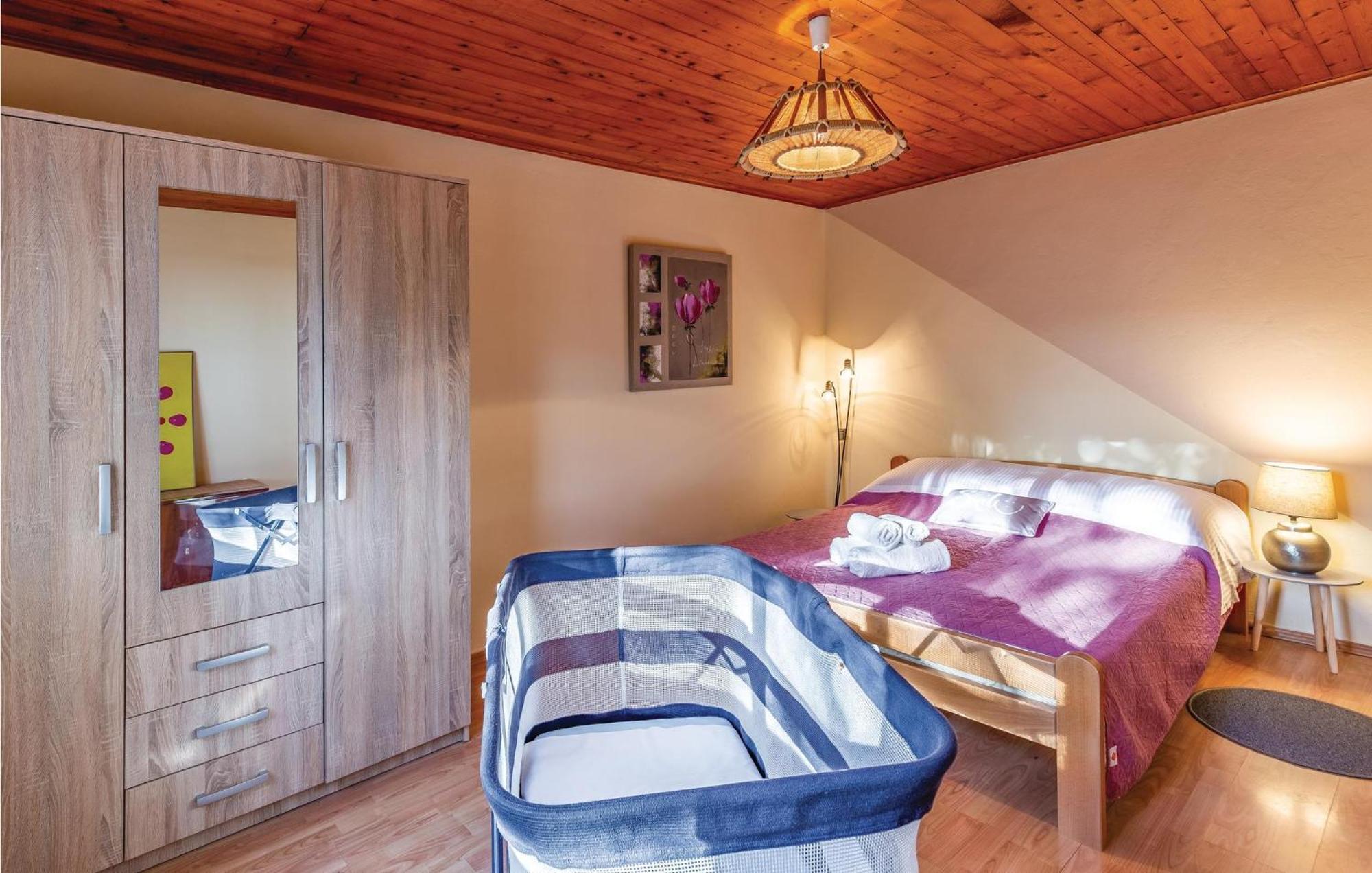 1 Bedroom Pet Friendly Home In Šišan エクステリア 写真