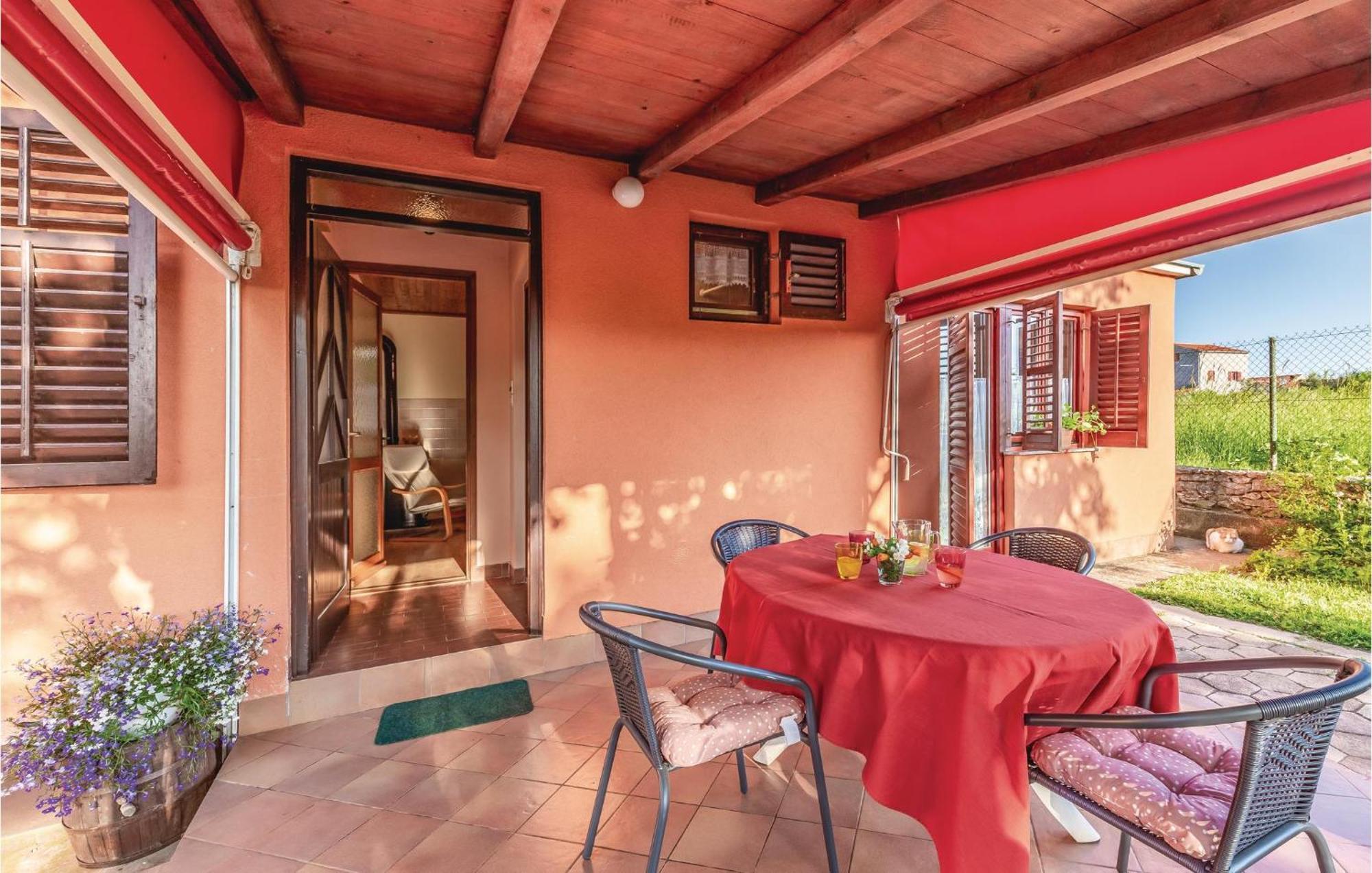 1 Bedroom Pet Friendly Home In Šišan エクステリア 写真