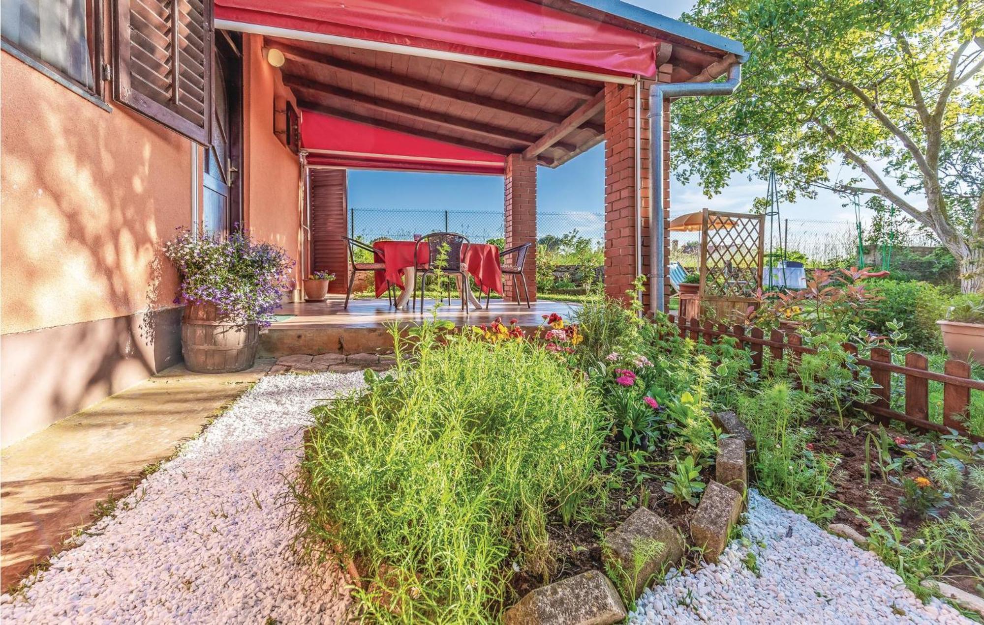 1 Bedroom Pet Friendly Home In Šišan エクステリア 写真