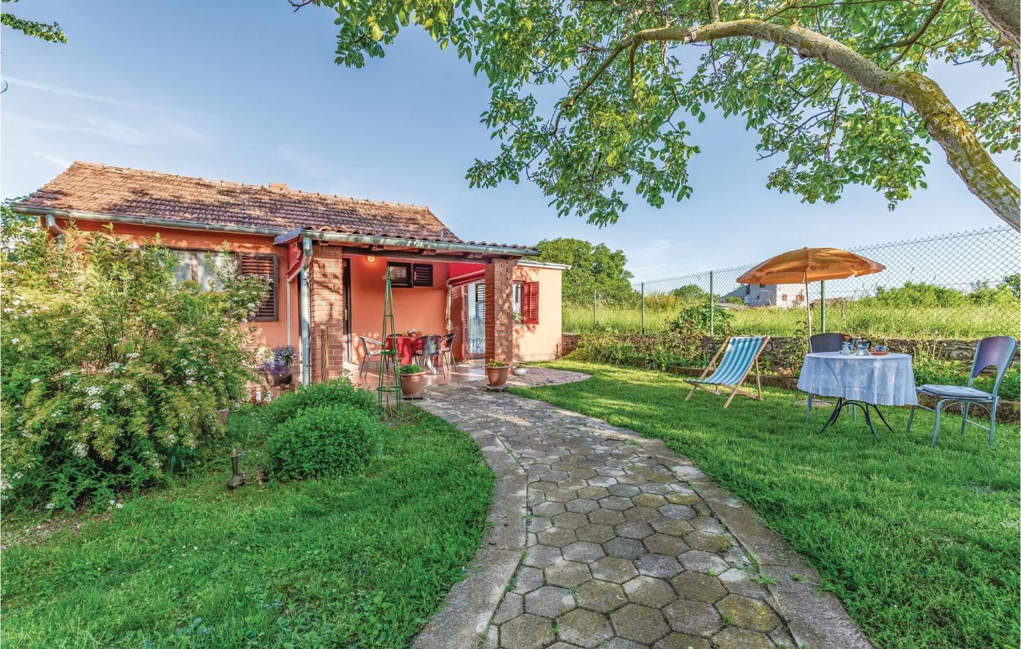 1 Bedroom Pet Friendly Home In Šišan エクステリア 写真